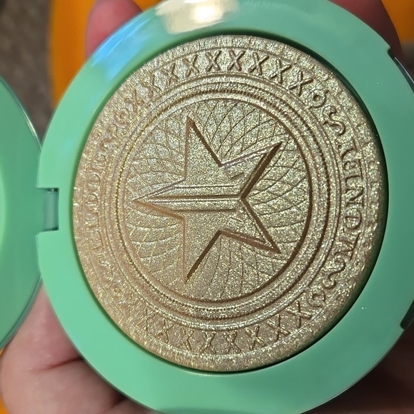 Jeffree Star Extreme Frost Highlighter-Cold Hard Ca$h - Picture 4 of 13